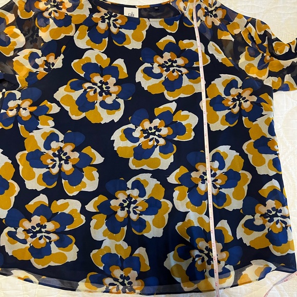 CAbi 3426 Lydia Floral Blouse XL EUC - Picture 7 of 7